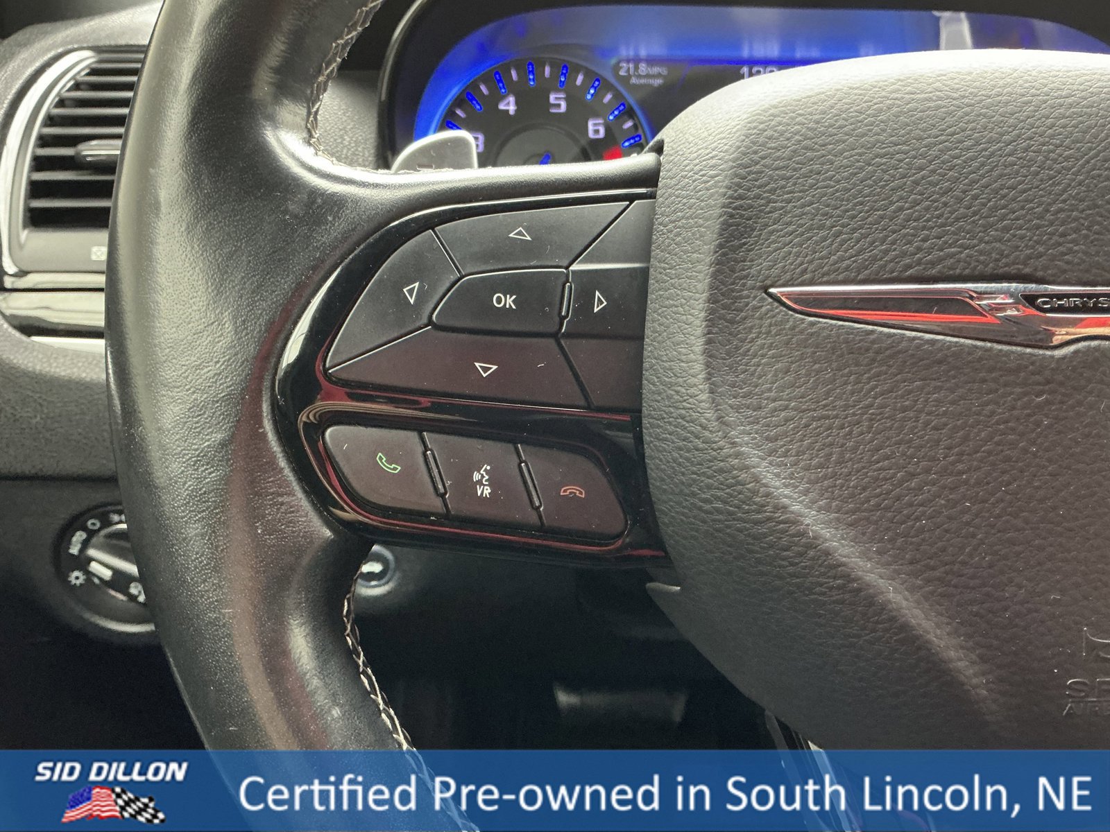 Used 2018 Chrysler 300 S image 9