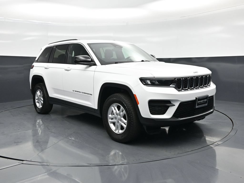 Used 2025 Jeep Grand Cherokee Laredo w/ Luxury Tech Group I AWD/4WD image 53