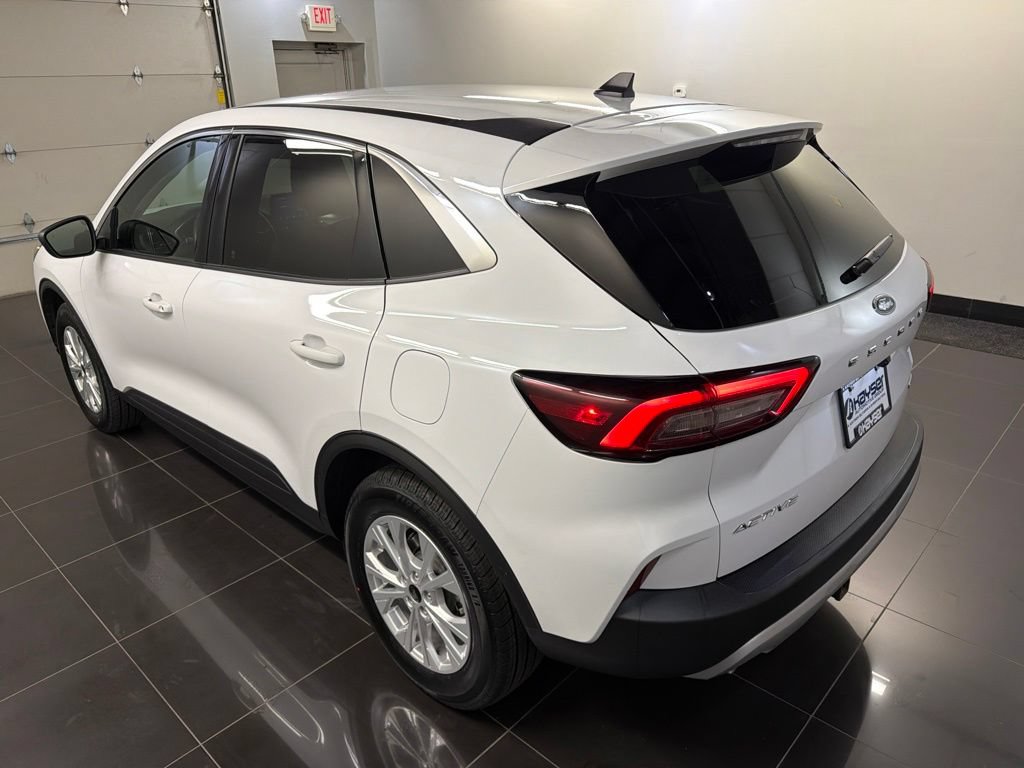 Used 2023 Ford Escape Active AWD/4WD image 4