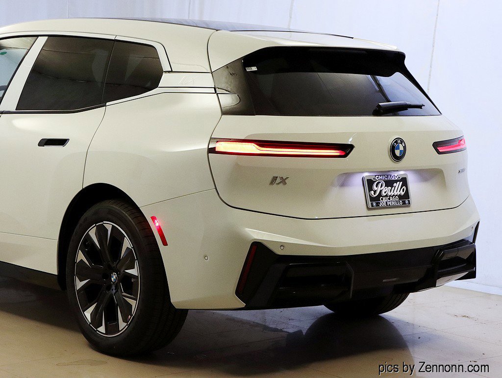 Used 2026 BMW iX xDrive60 w/ M Sport Package image 8