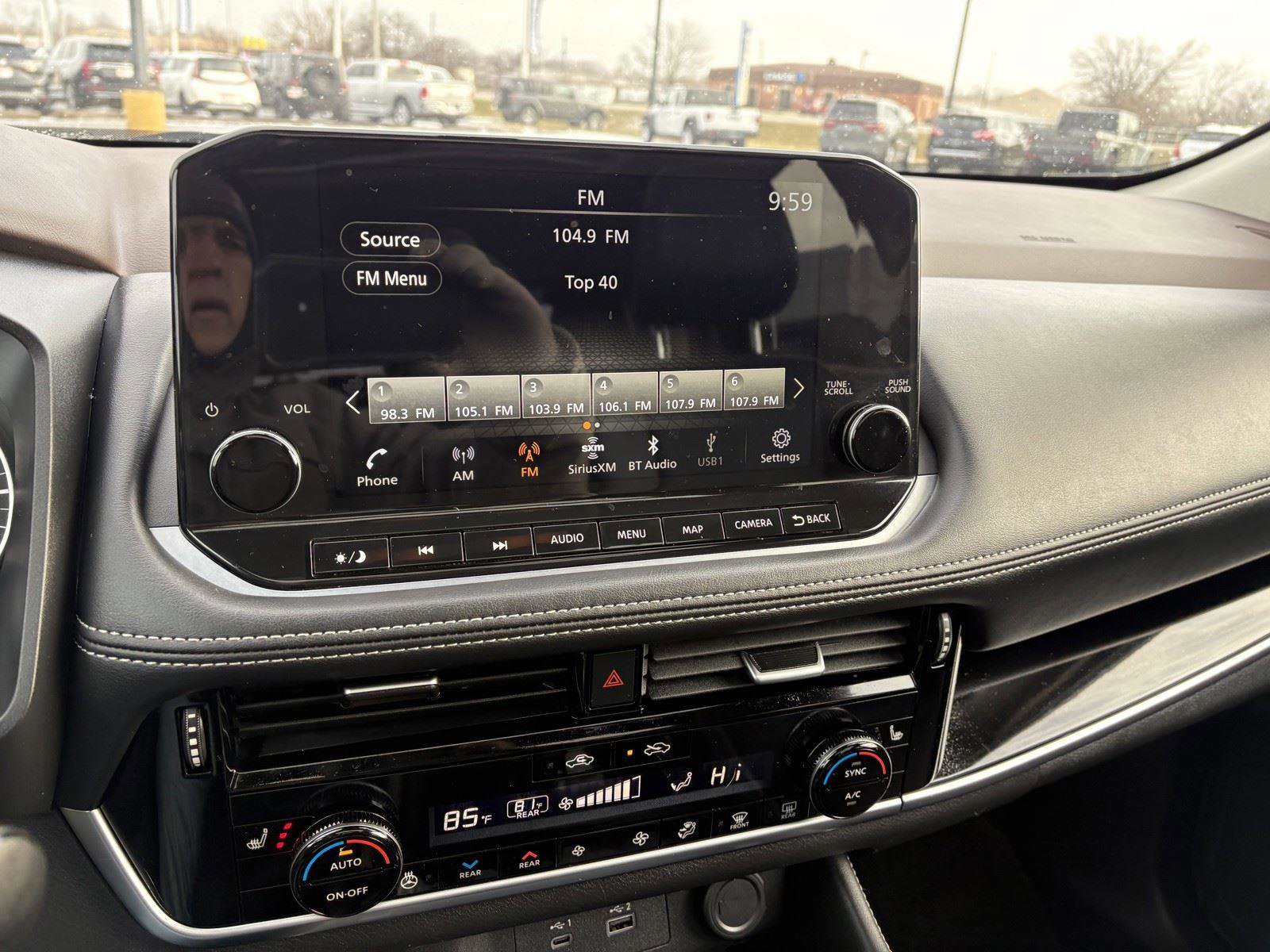 Used 2023 Nissan Rogue SL w/ SL Premium Package image 16