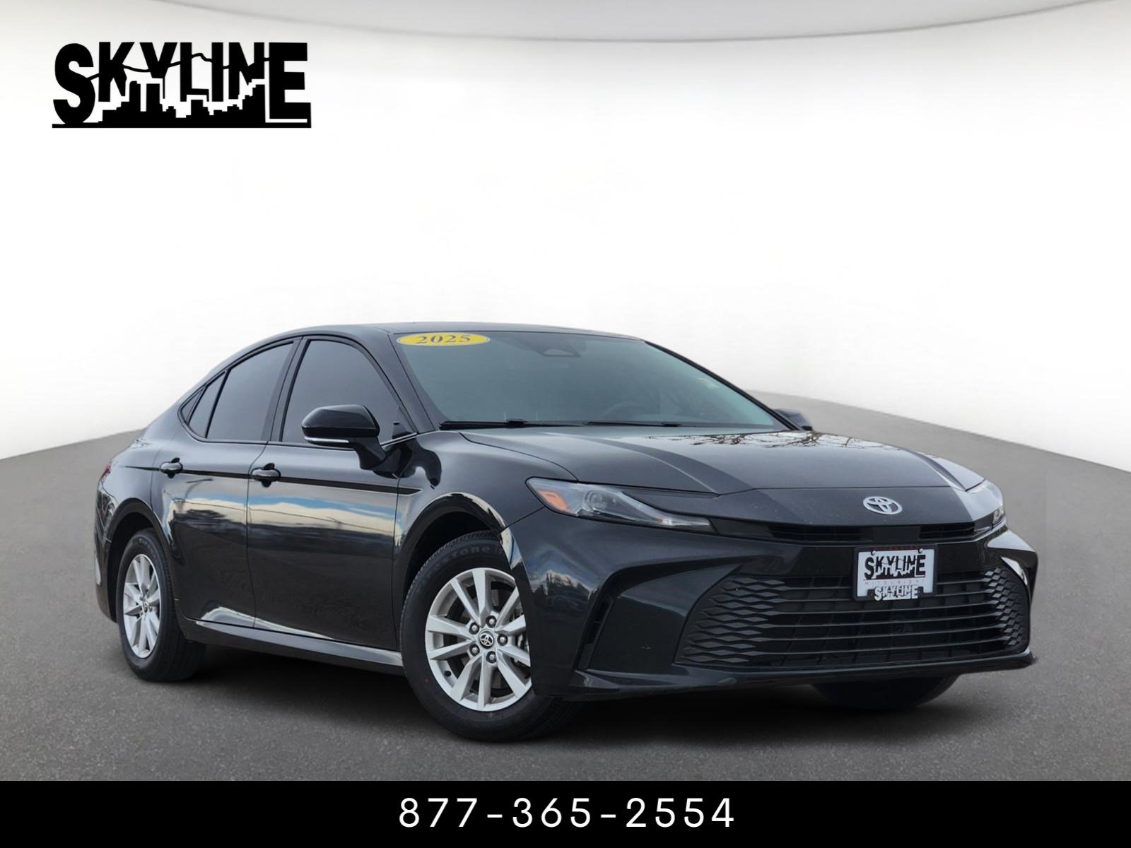 Used 2025 Toyota Camry LE w/ Convenience Package AWD/4WD image 1