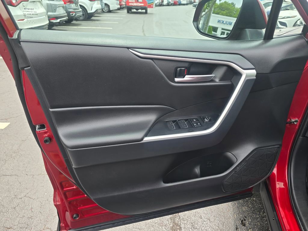 Used 2024 Toyota RAV4 XLE AWD/4WD image 16