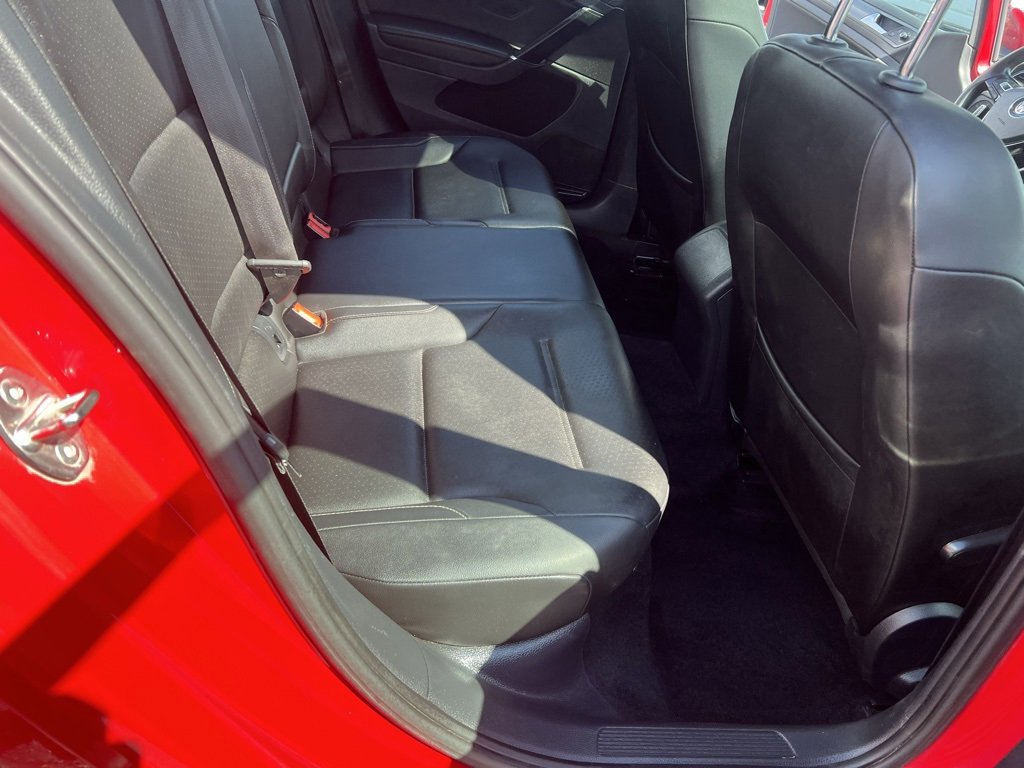 Used 2018 Volkswagen Golf SE image 19