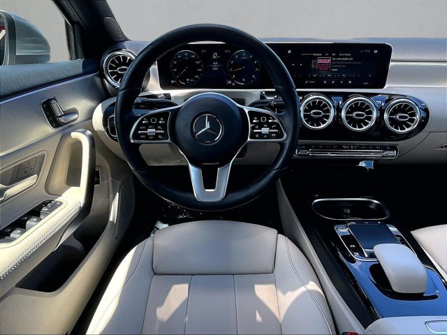 Used 2020 Mercedes-Benz A 220 image 7