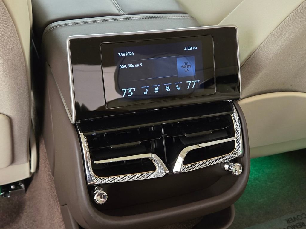 Used 2023 Bentley Flying Spur Plug-In Hybrid image 22