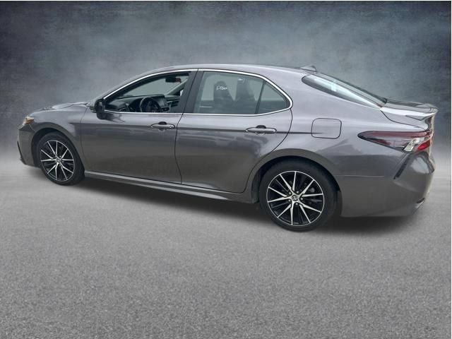 Used 2024 Toyota Camry SE FWD image 18
