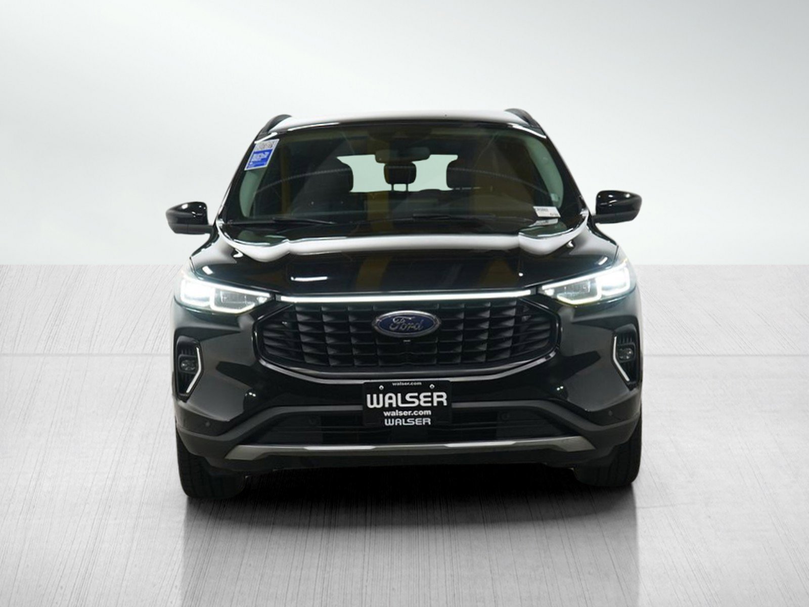 Used 2023 Ford Escape Platinum image 9