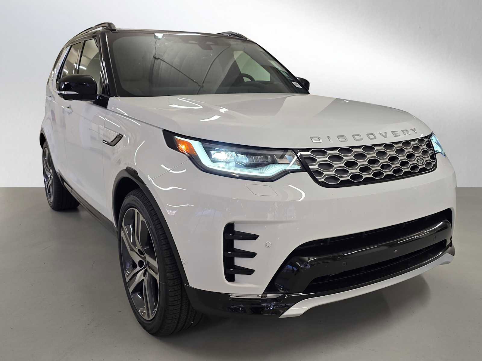 New 2026 Land Rover Discovery Limited Edition AWD/4WD image 7