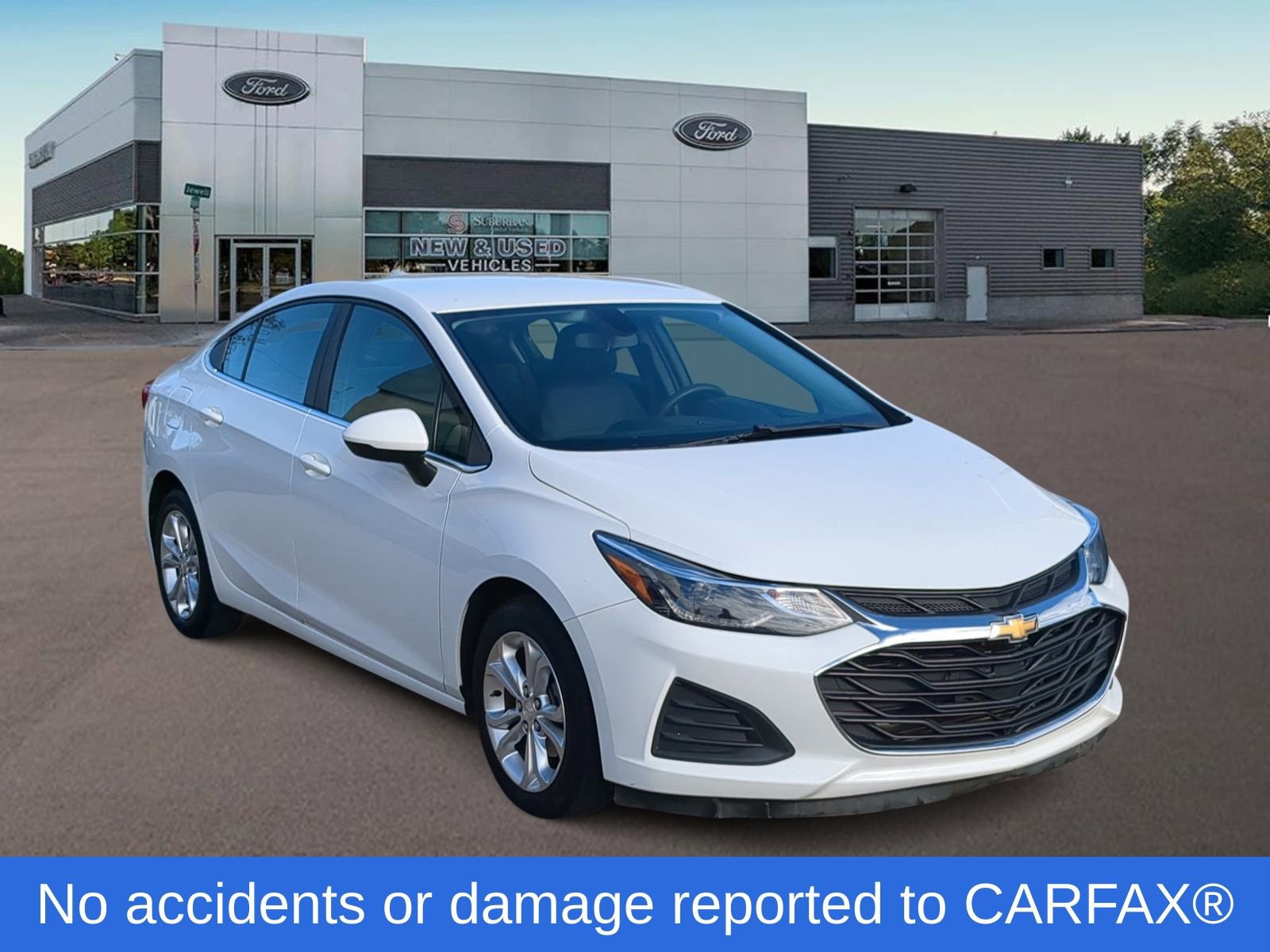 Used 2019 Chevrolet Cruze LT image 2