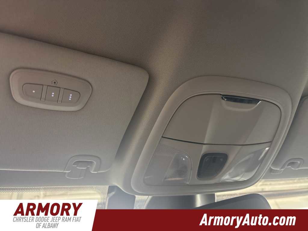 Used 2023 Jeep Cherokee Altitude Lux image 22