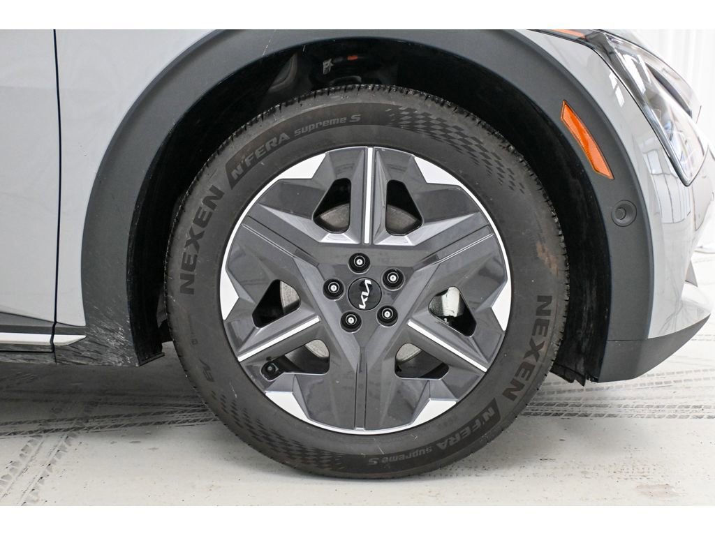 Used 2025 Kia EV6 Light w/ Light LR Technology Package image 8