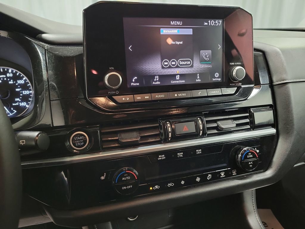 Used 2022 Nissan Pathfinder SV image 14