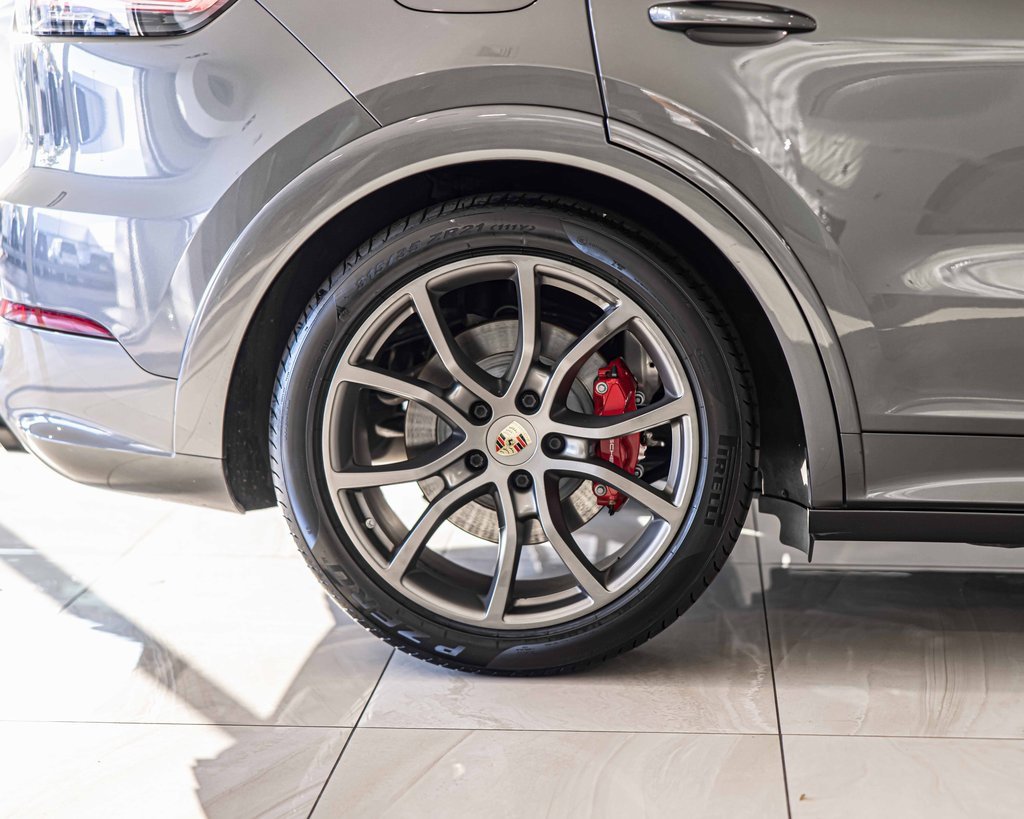 Used 2021 Porsche Cayenne GTS image 11