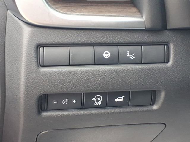 Used 2025 Nissan Rogue Platinum w/ Tech Package image 19