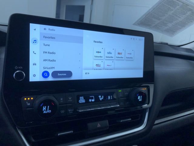 Used 2025 Toyota Grand Highlander AWD image 30