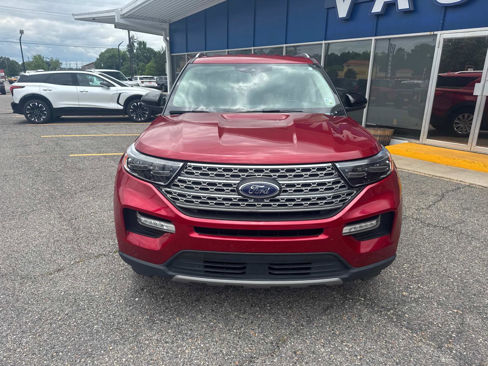 Used 2020 Ford Explorer Limited image 2