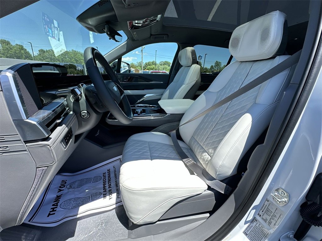 New 2025 Cadillac Escalade IQ Luxury 1 w/ Smart Trailering package image 11