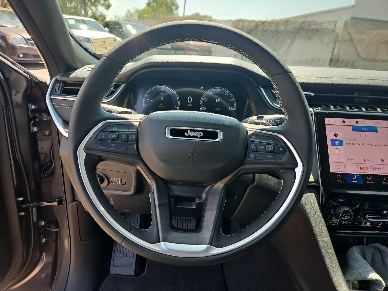 New 2025 Jeep Grand Cherokee Limited w/ Trailer Tow Package image 9