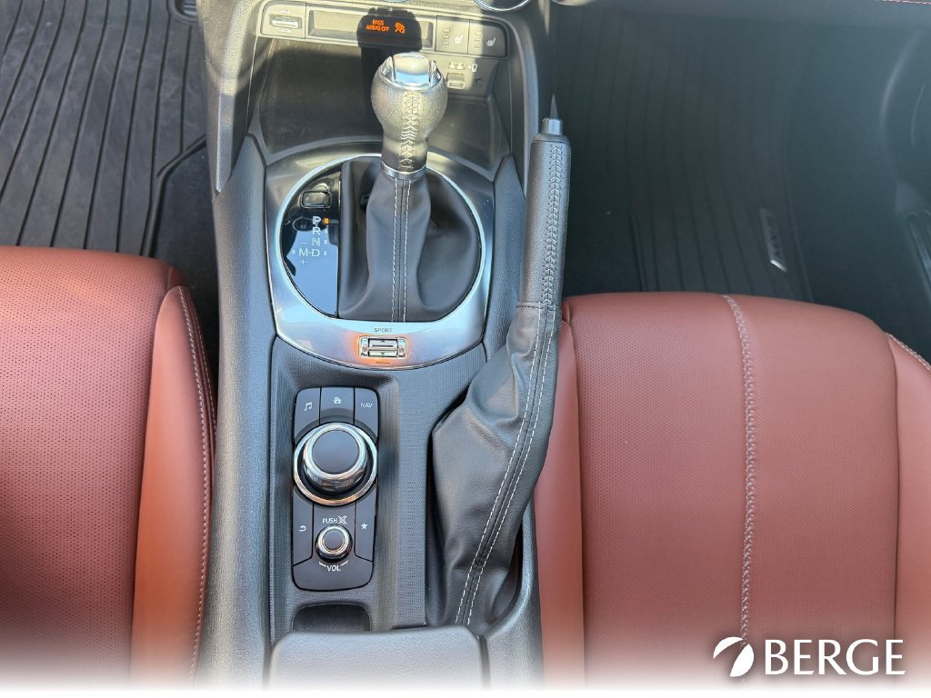 Used 2022 MAZDA MX-5 Miata RF Grand Touring w/ Weather Package RWD image 22