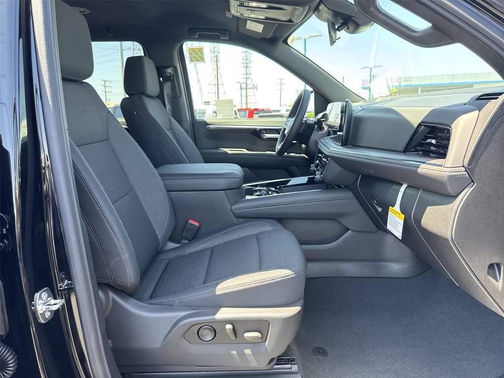 New 2026 Chevrolet Suburban LS RWD image 32