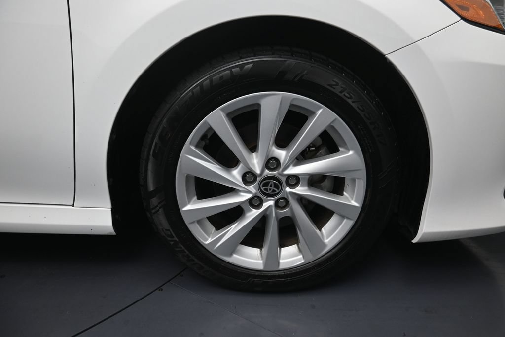 Used 2024 Toyota Camry LE w/ Convenience Package FWD image 5
