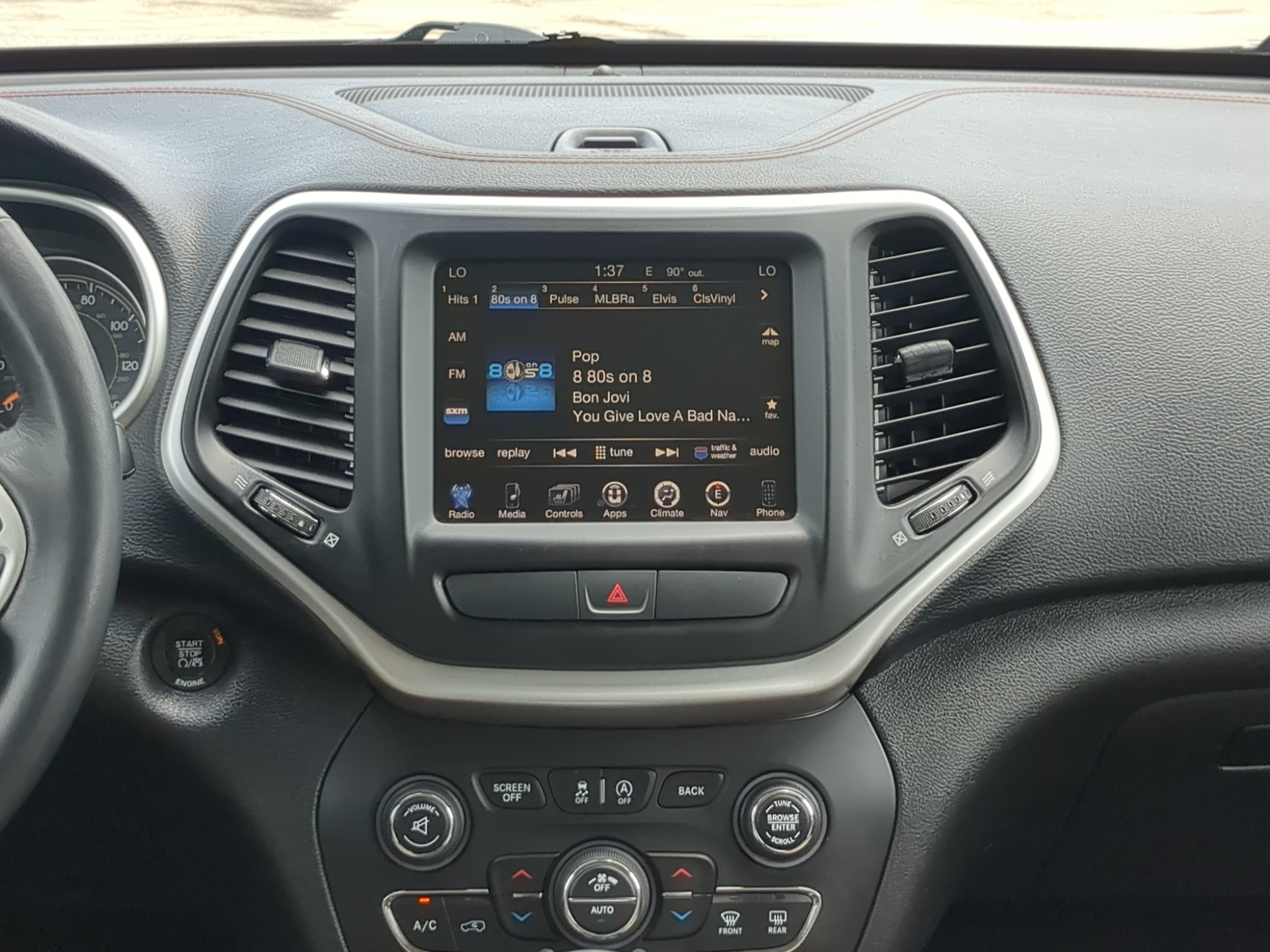 Used 2015 Jeep Cherokee Limited FWD image 16