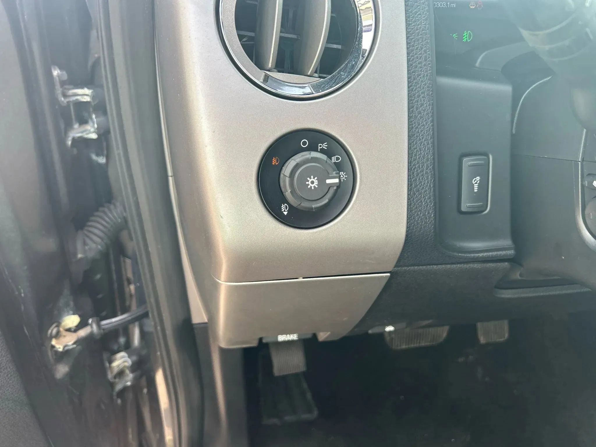 Used 2017 Ford Expedition Limited w/ Equipment Group 301A image 16