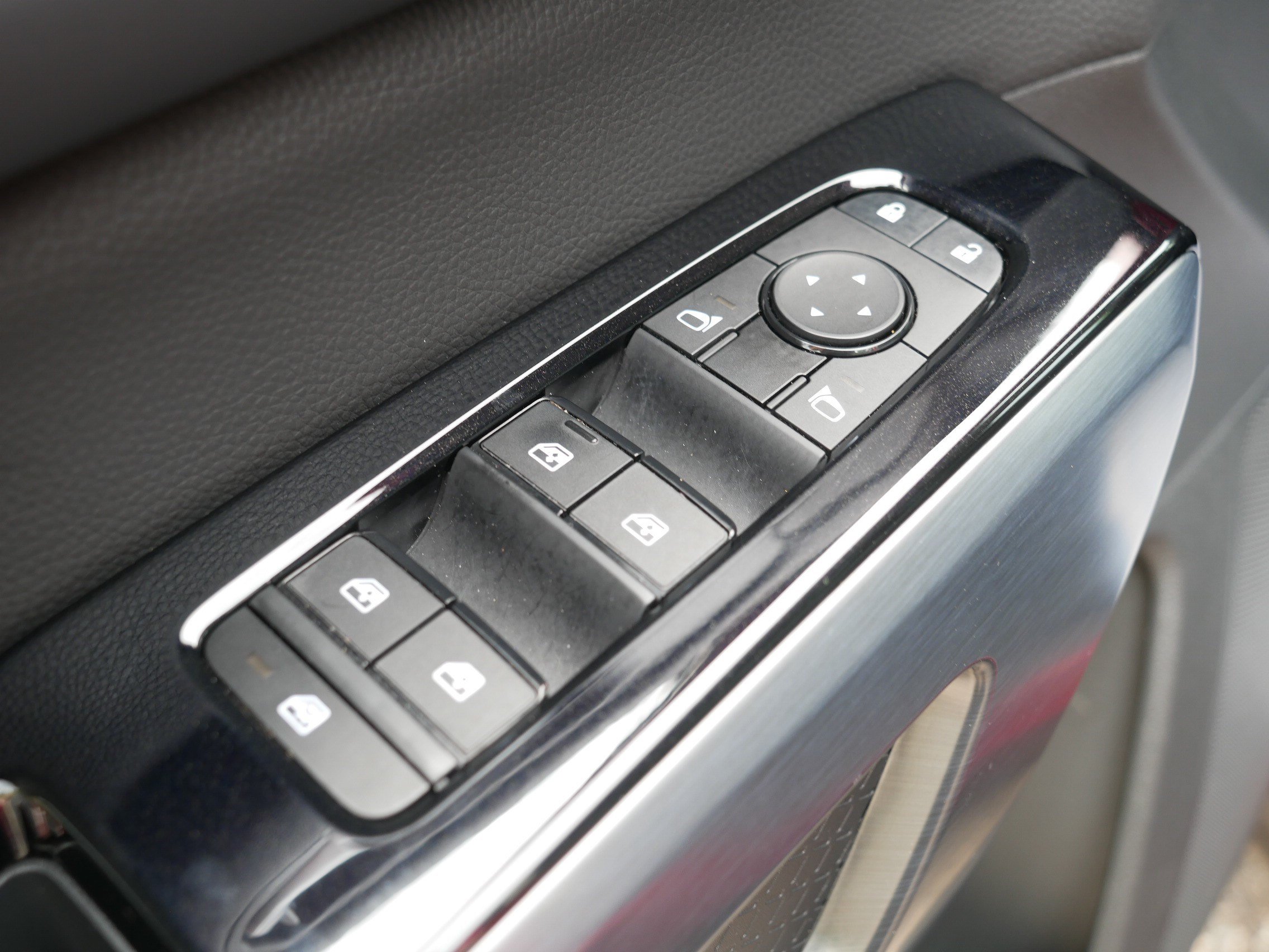 Certified 2024 Nissan Pathfinder SL AWD/4WD image 19