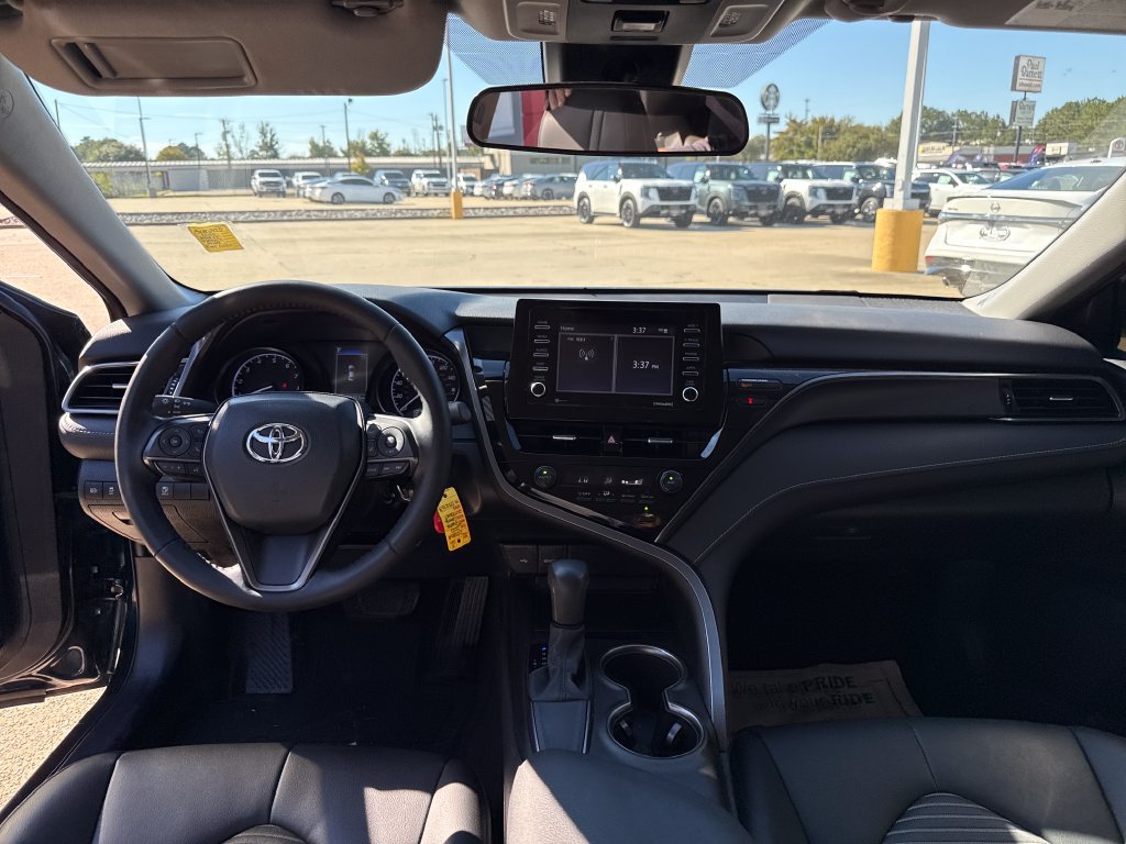 Used 2021 Toyota Camry SE FWD image 29