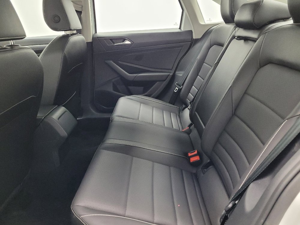 Used 2024 Volkswagen Jetta SE w/ Panoramic Sunroof Package image 18