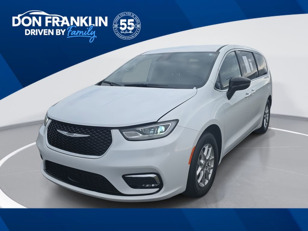 Used 2024 Chrysler Pacifica Touring-L