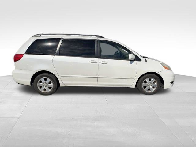 Used 2008 Toyota Sienna XLE FWD image 8