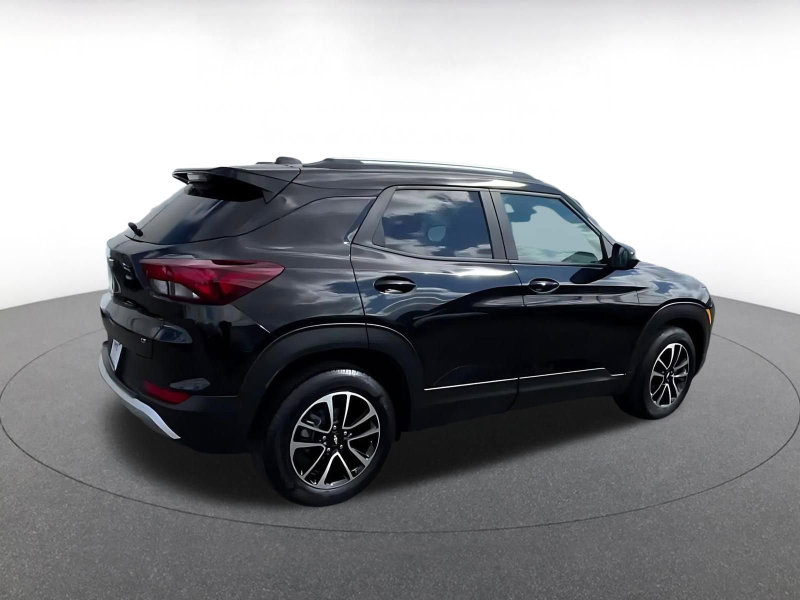 Used 2025 Chevrolet TrailBlazer LT FWD image 15