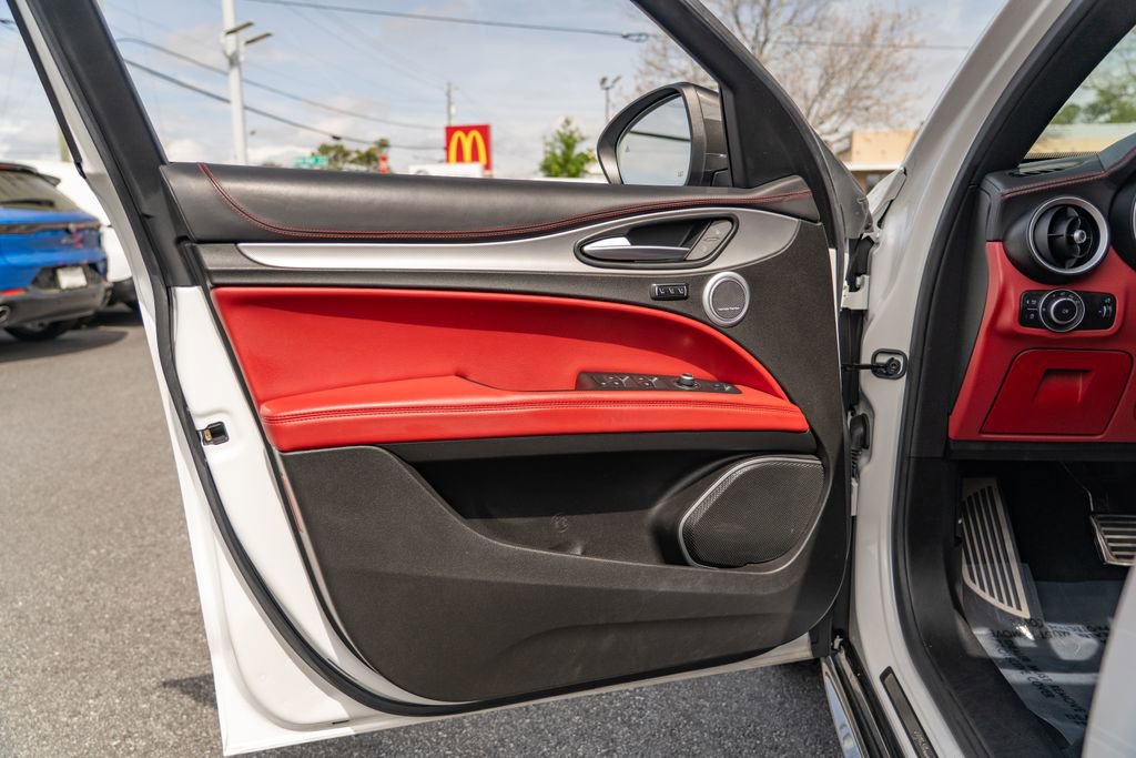 Used 2021 Alfa Romeo Stelvio Ti Sport image 12