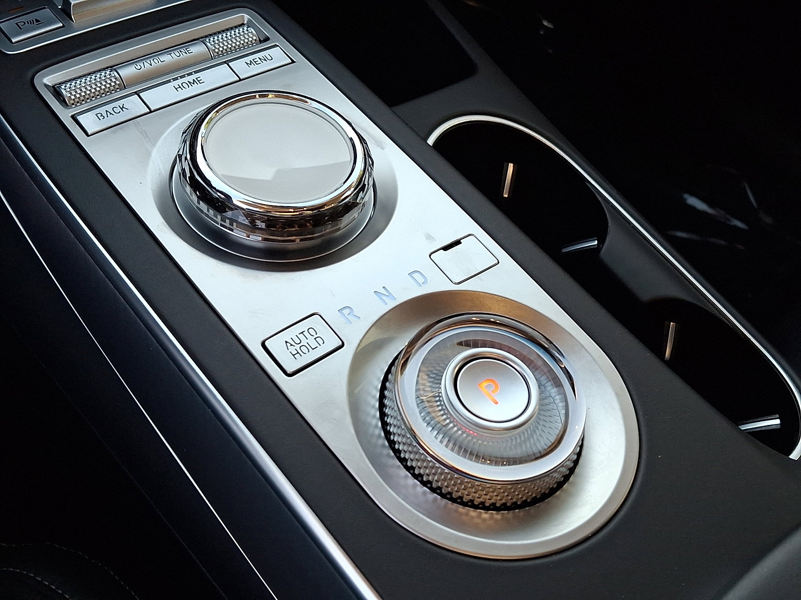 Certified 2023 Genesis GV70 2.5T w/ Select Package image 17