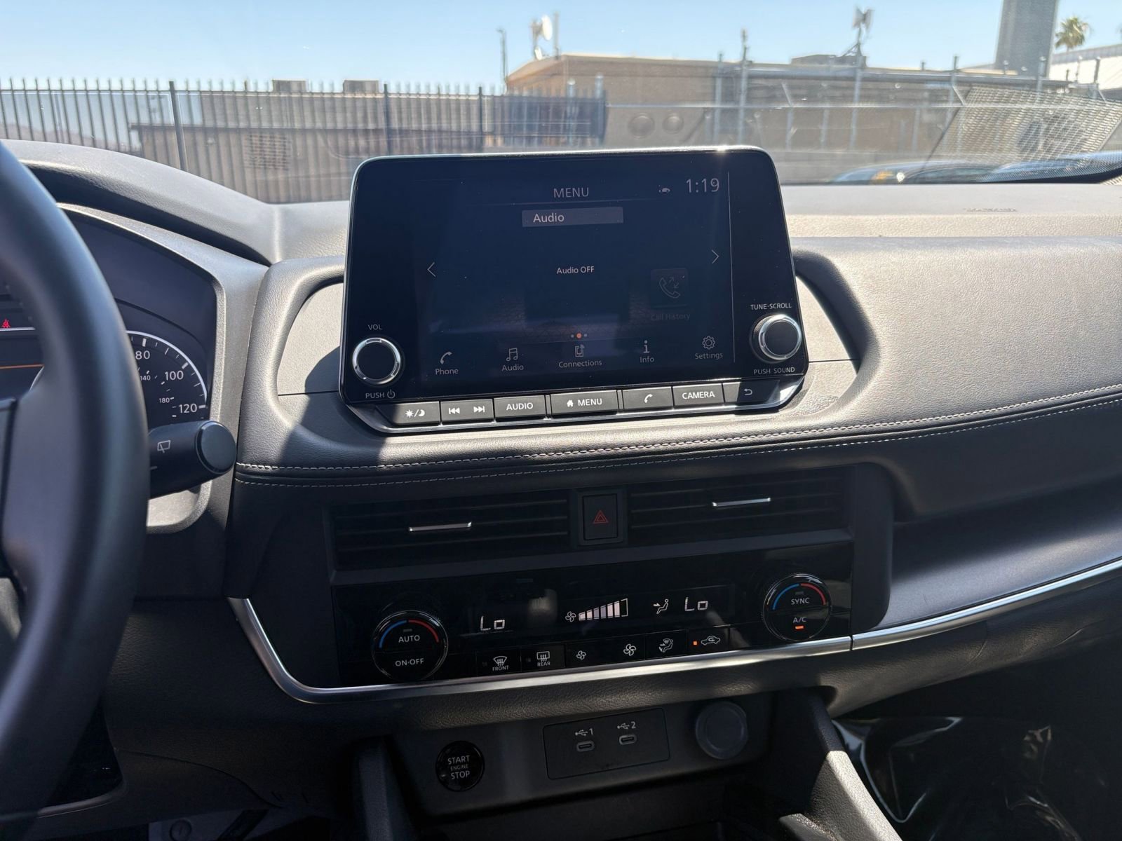 Used 2025 Nissan Rogue SV FWD image 17