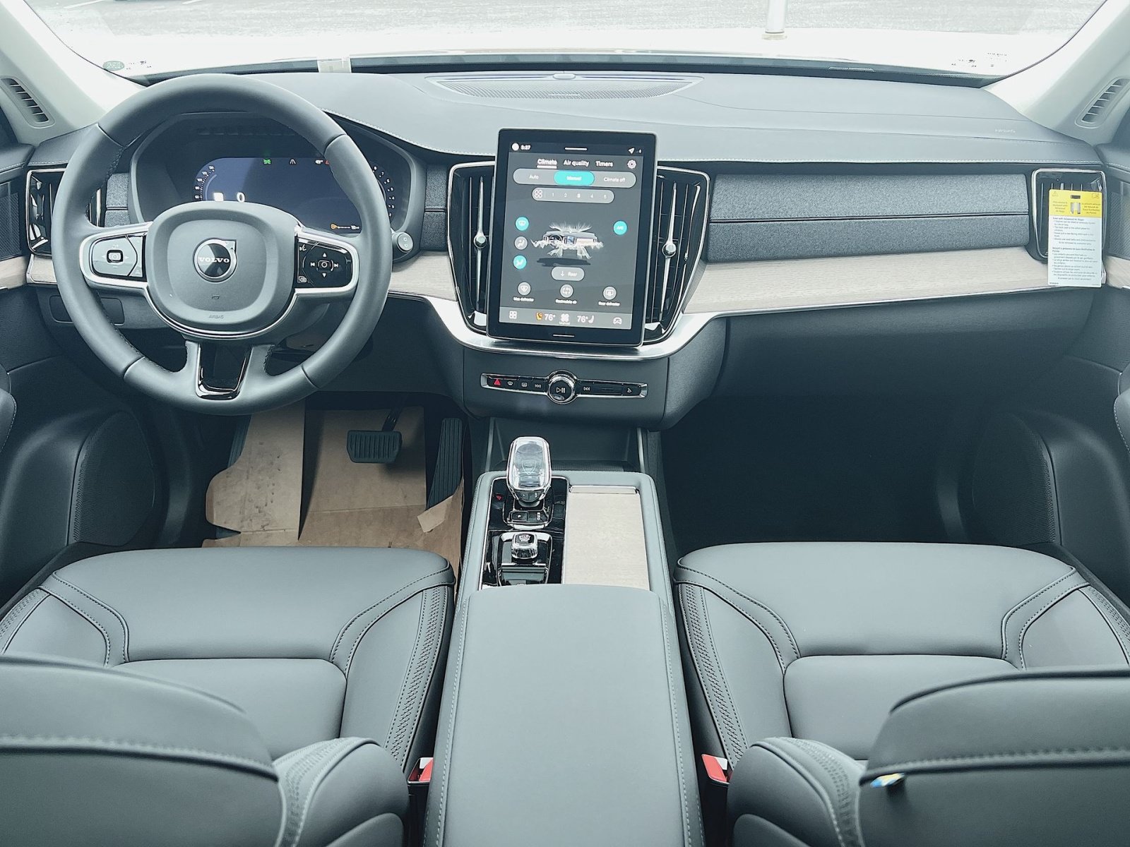 New 2026 Volvo XC90 B6 Plus w/ Protection Package Premier AWD/4WD image 31