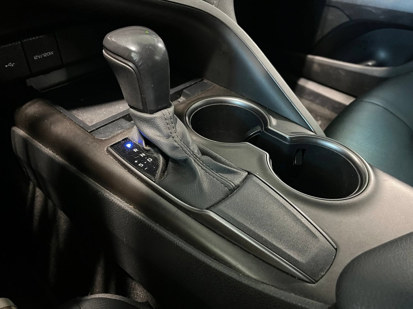 Used 2021 Toyota Camry SE FWD image 23
