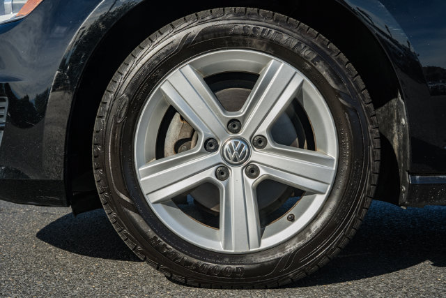 Used 2017 Volkswagen Golf Wolfsburg Edition FWD image 18