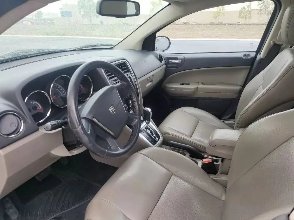 Used 2011 Dodge Caliber Uptown FWD image 12
