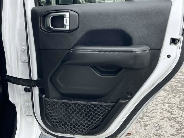 Used 2018 Jeep Wrangler Unlimited Sahara image 22