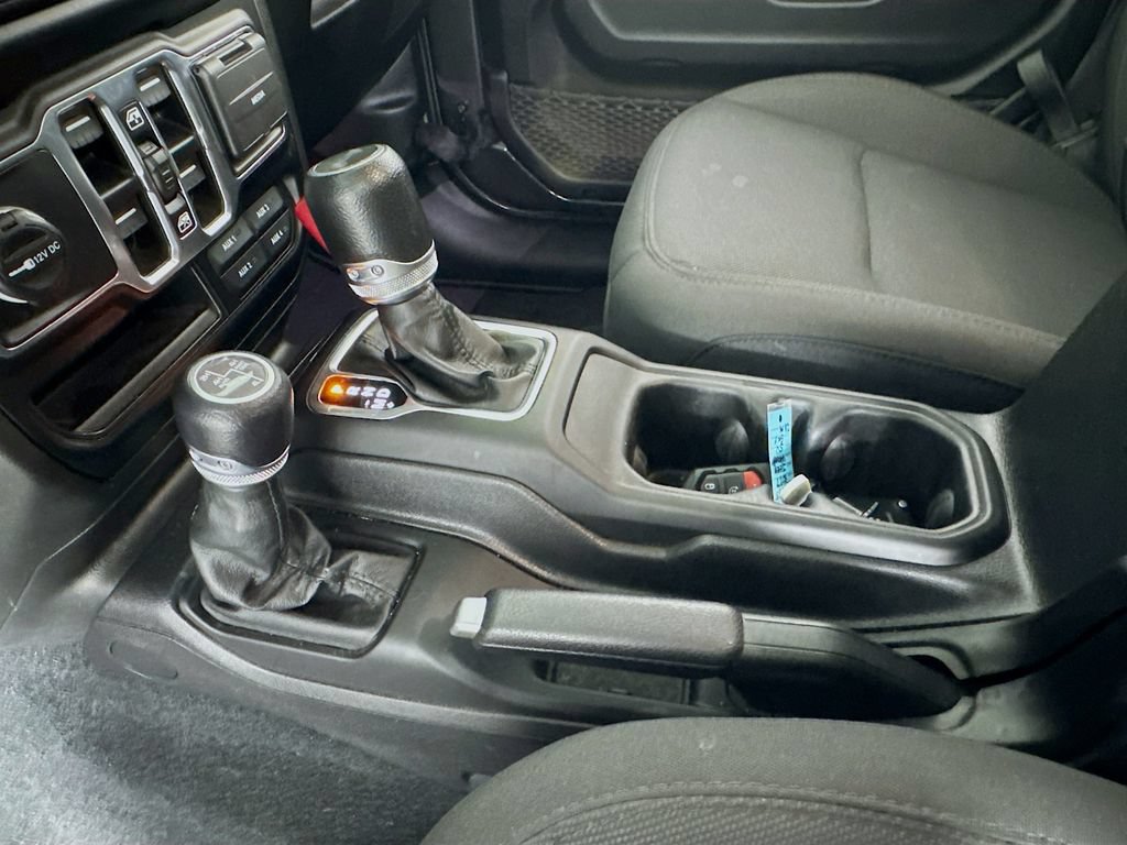 Used 2023 Jeep Wrangler Unlimited w/ Cold Weather Group AWD/4WD image 16