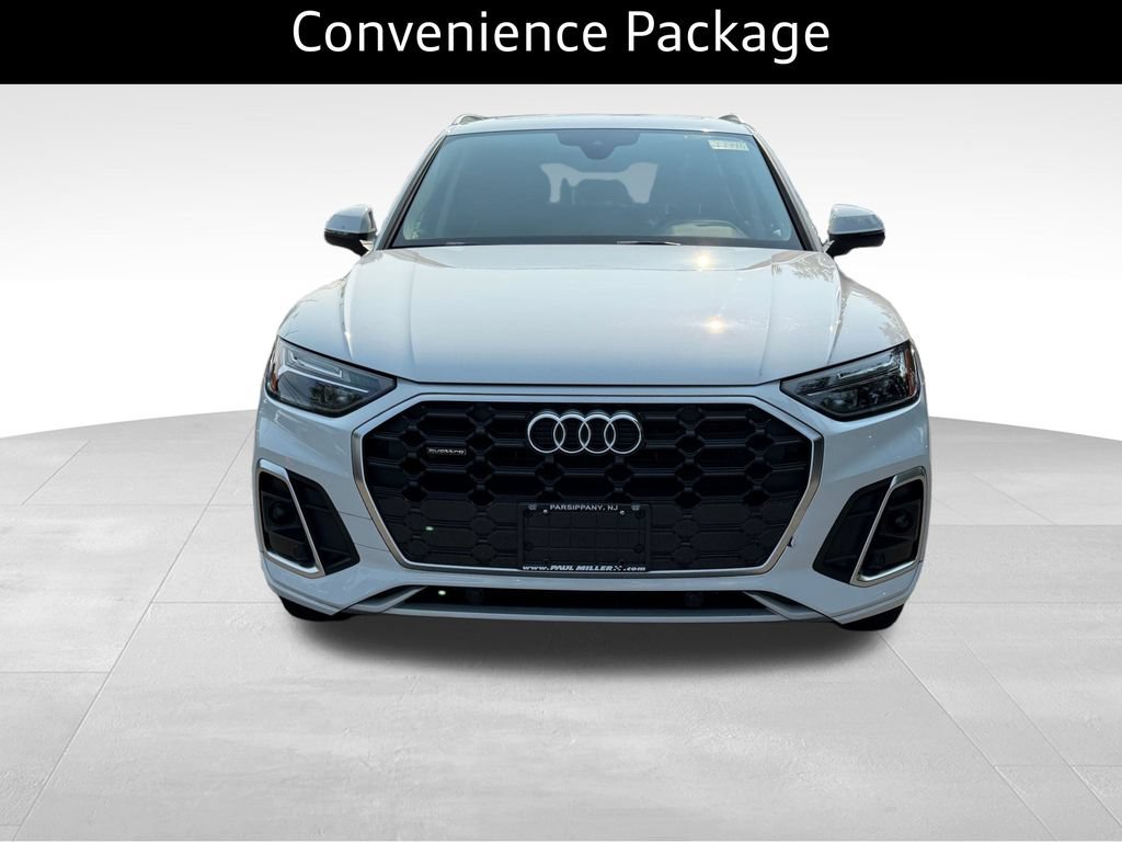 Used 2023 Audi Q5 2.0T Premium w/ Convenience Package AWD/4WD image 2