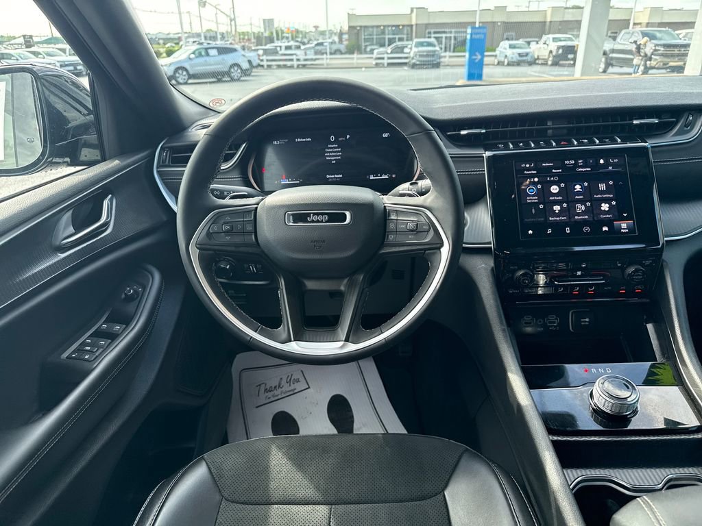 Used 2025 Jeep Grand Cherokee Altitude AWD/4WD image 17
