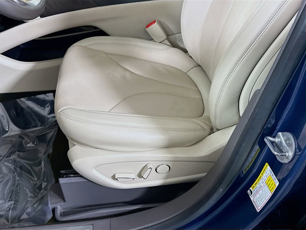 Used 2019 Lincoln Nautilus Reserve image 24