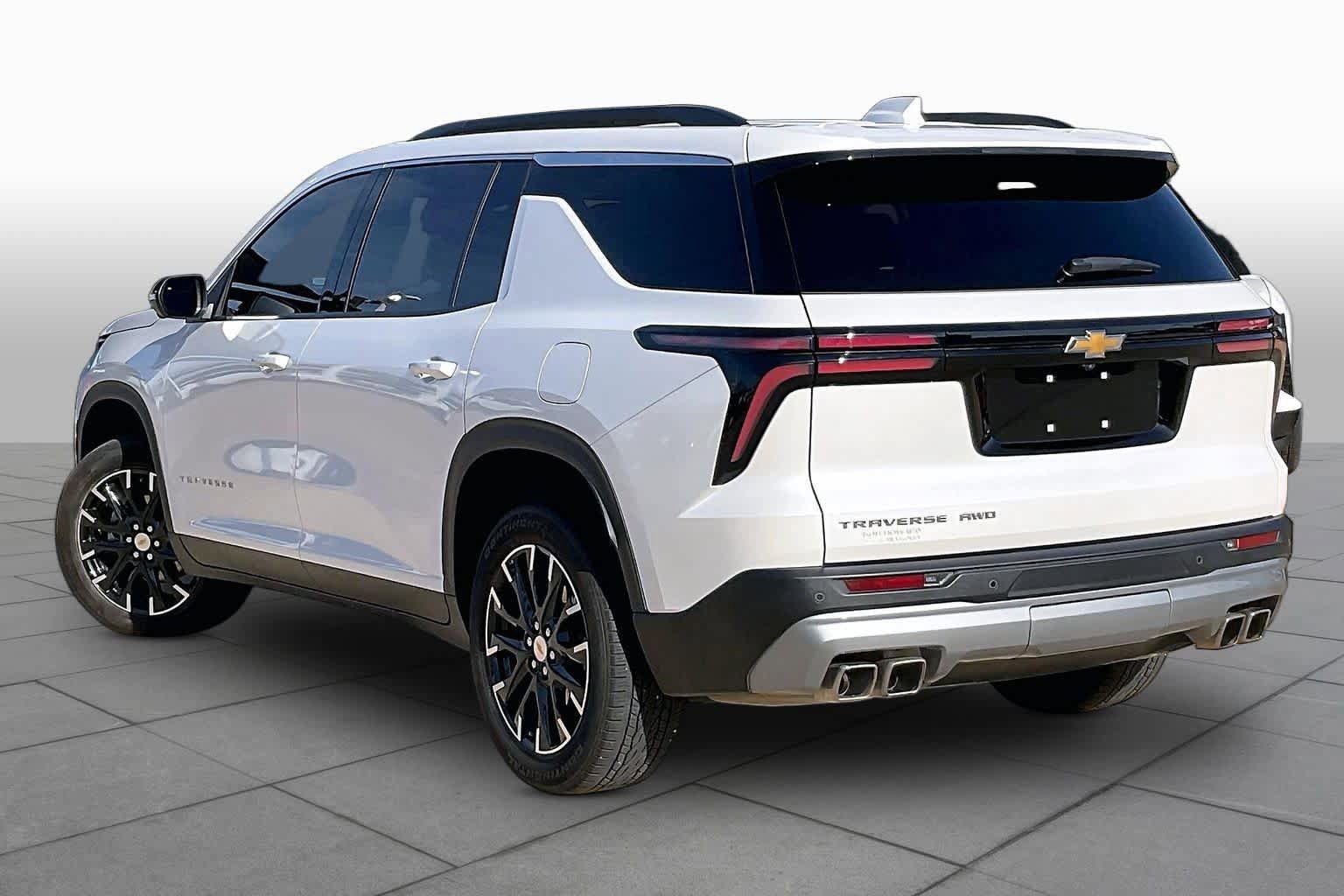 Used 2025 Chevrolet Traverse LT w/ Sun and Wheel Package AWD/4WD image 13