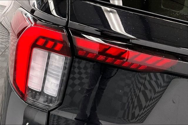 Used 2025 Ford Explorer ST-Line w/ Premium Package image 33