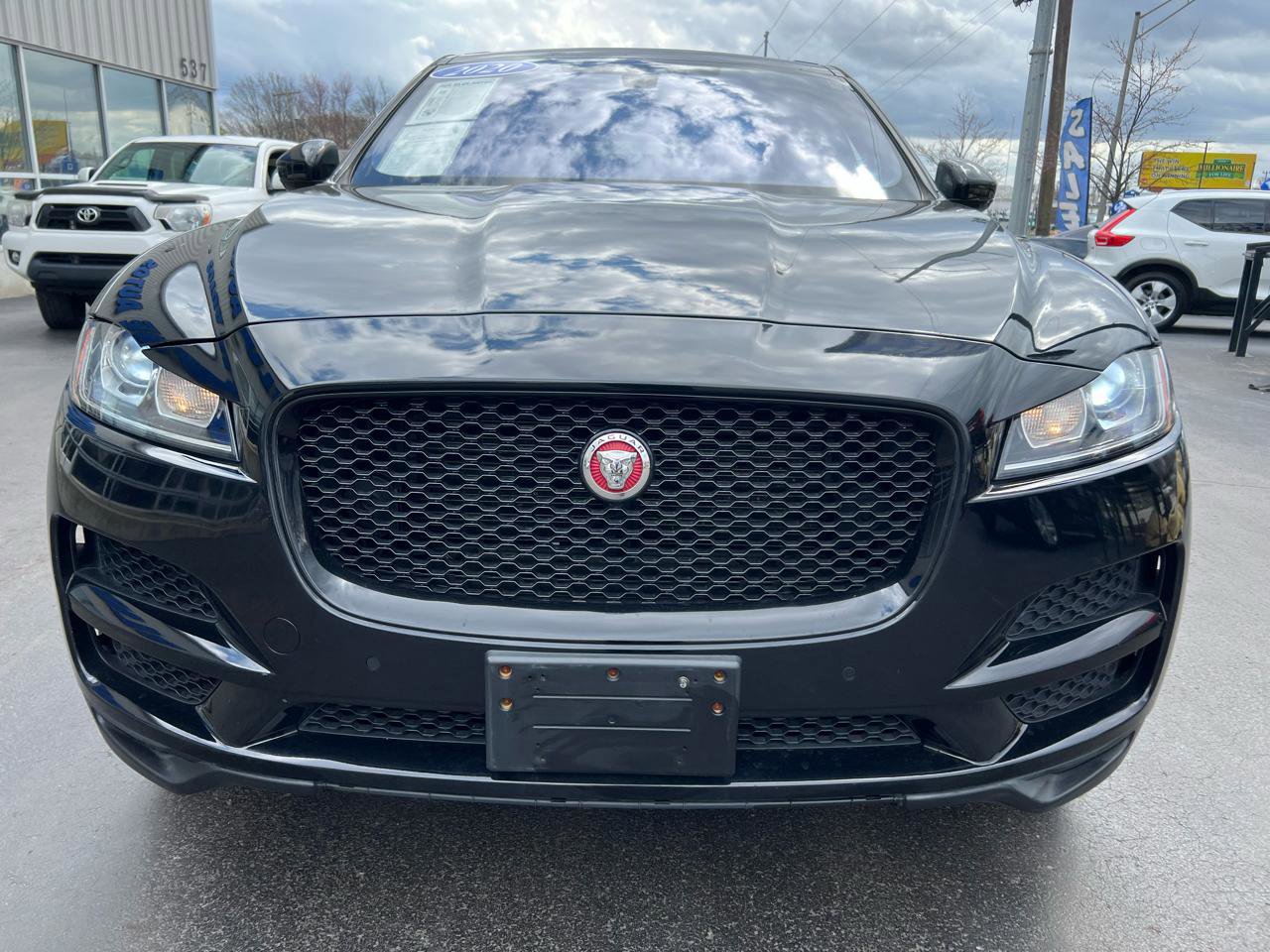 Used 2020 Jaguar F-PACE Premium image 9