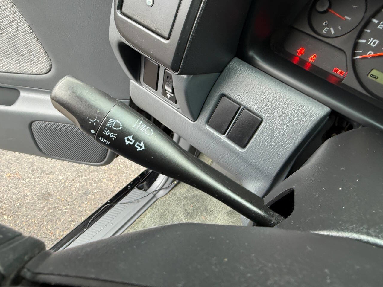 Used 2001 Nissan Frontier XE image 27